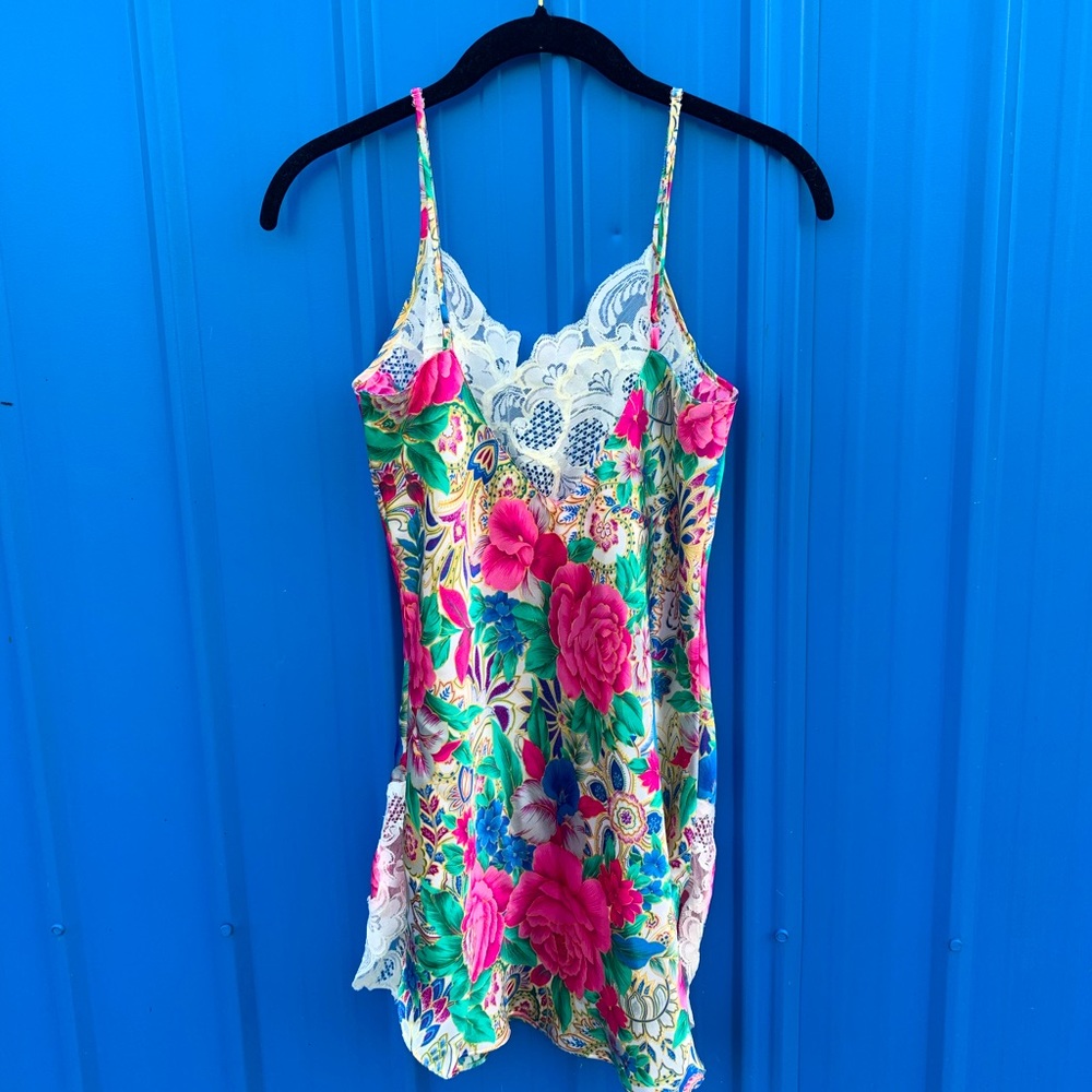 Victoria Secret Gold Label Floral Chemise Nighty 1990’s Y2K medium Rare - Picture 2 of 6